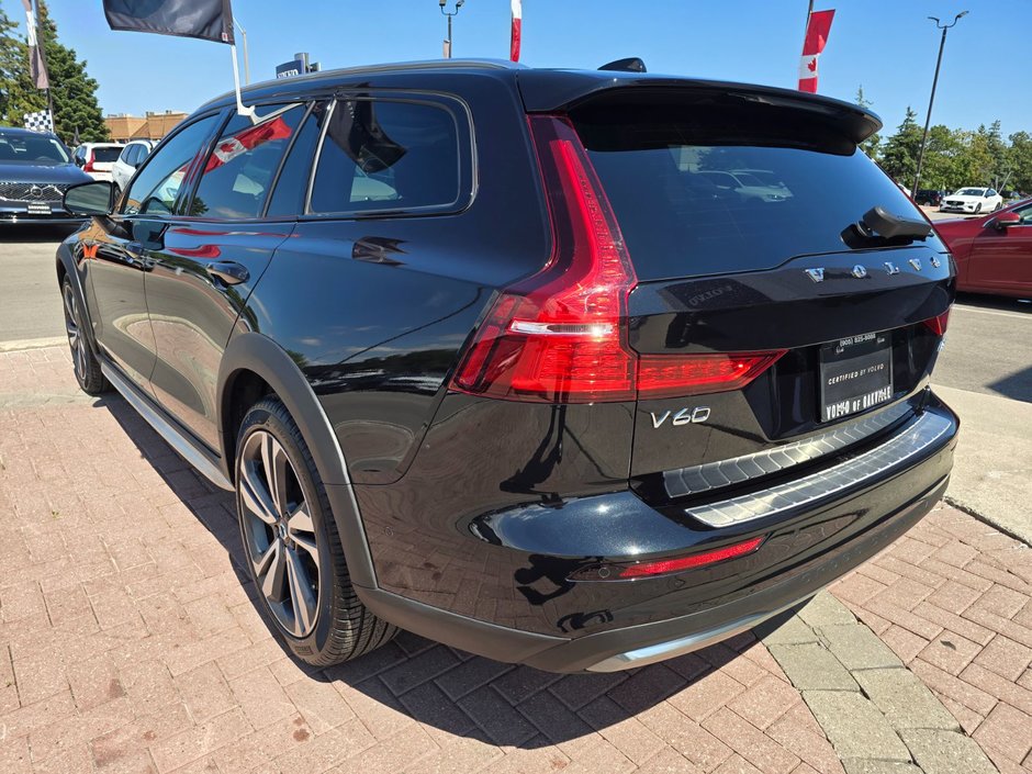 2025 Volvo V60 Cross Country ULTRA-11