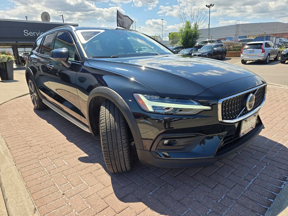 2025 Volvo V60 Cross Country ULTRA-5
