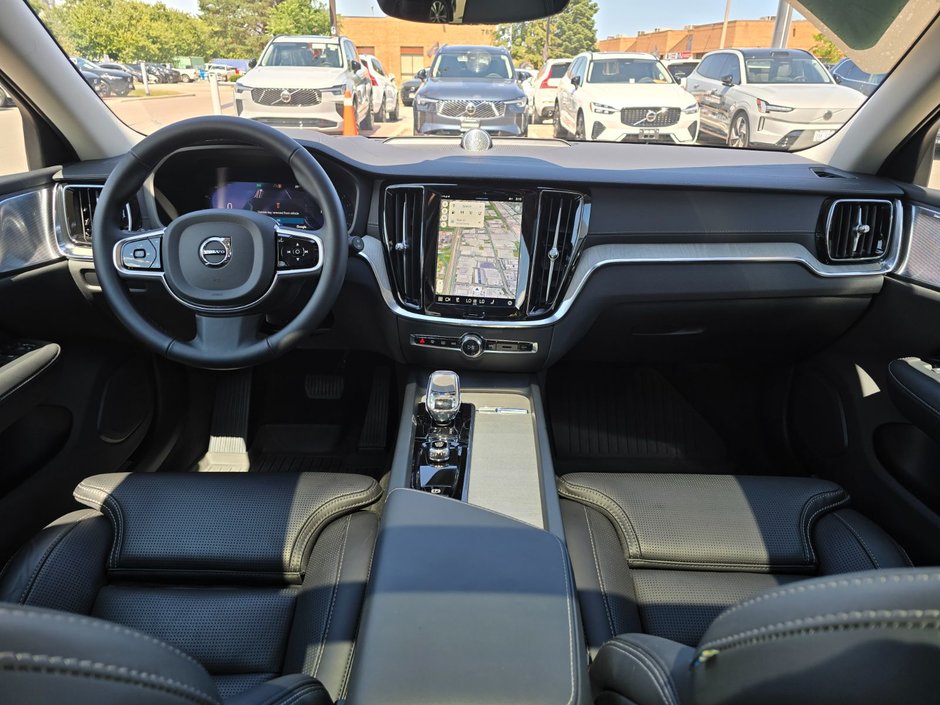 2025 Volvo V60 Cross Country ULTRA-4