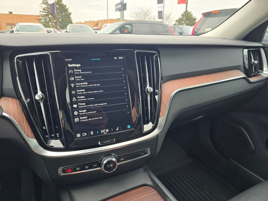 2025 Volvo V60 CROSS COUNTRY PLUS-29