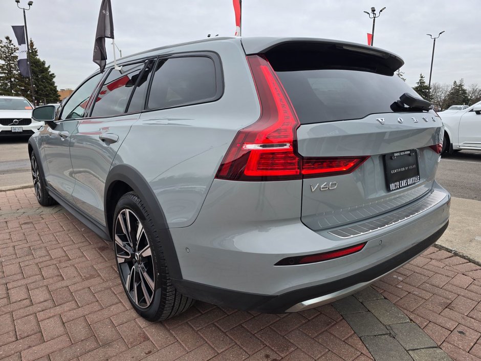 2025 Volvo V60 CROSS COUNTRY PLUS-11