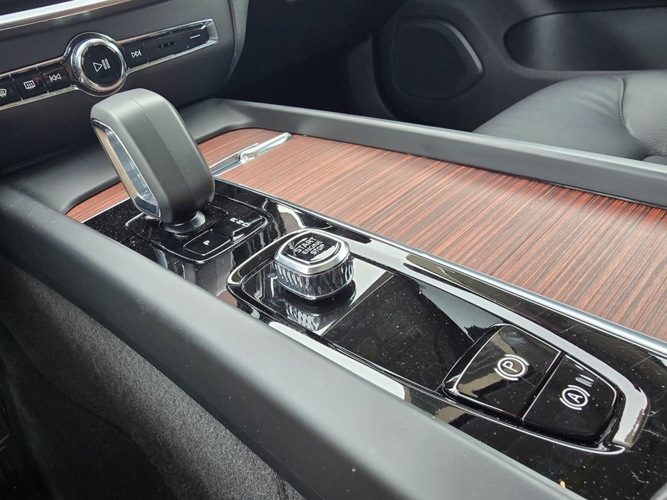 2025 Volvo V60 CROSS COUNTRY PLUS-30