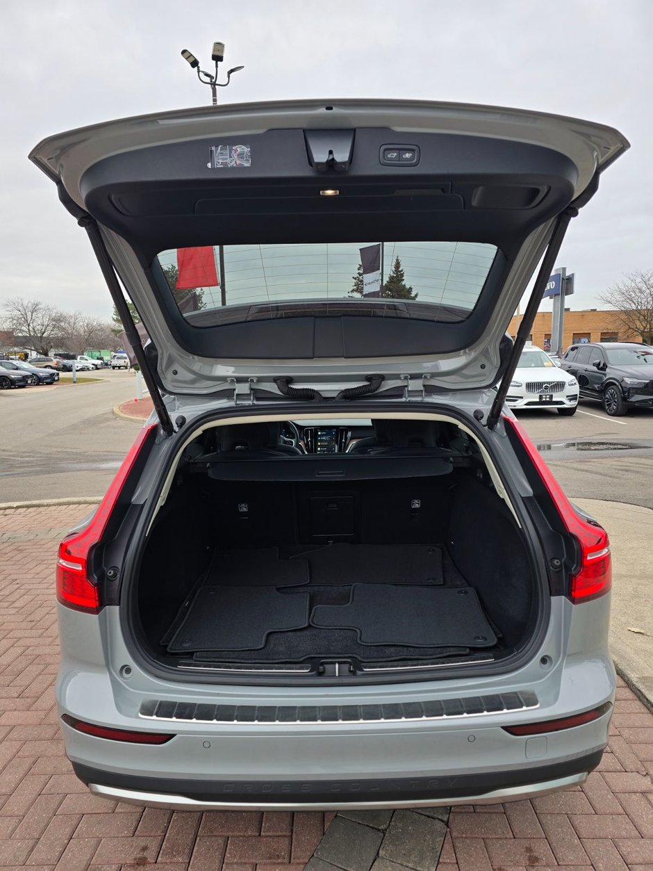 2025 Volvo V60 CROSS COUNTRY PLUS-15