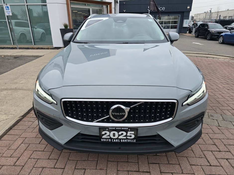 2025 Volvo V60 CROSS COUNTRY PLUS-3