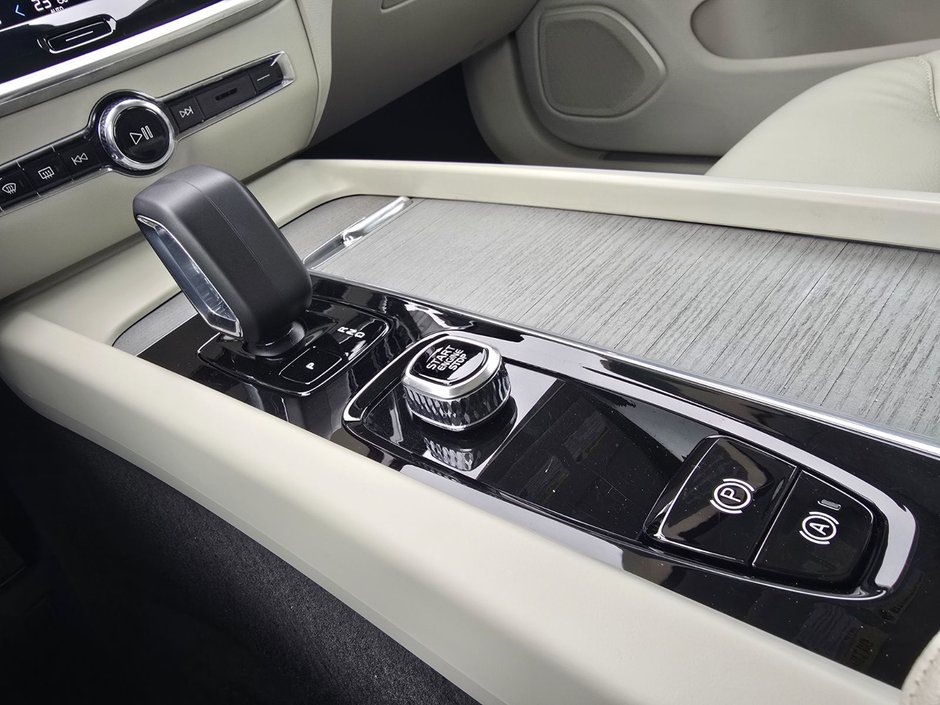 2025 Volvo V60 CROSS COUNTRY PLUS-28