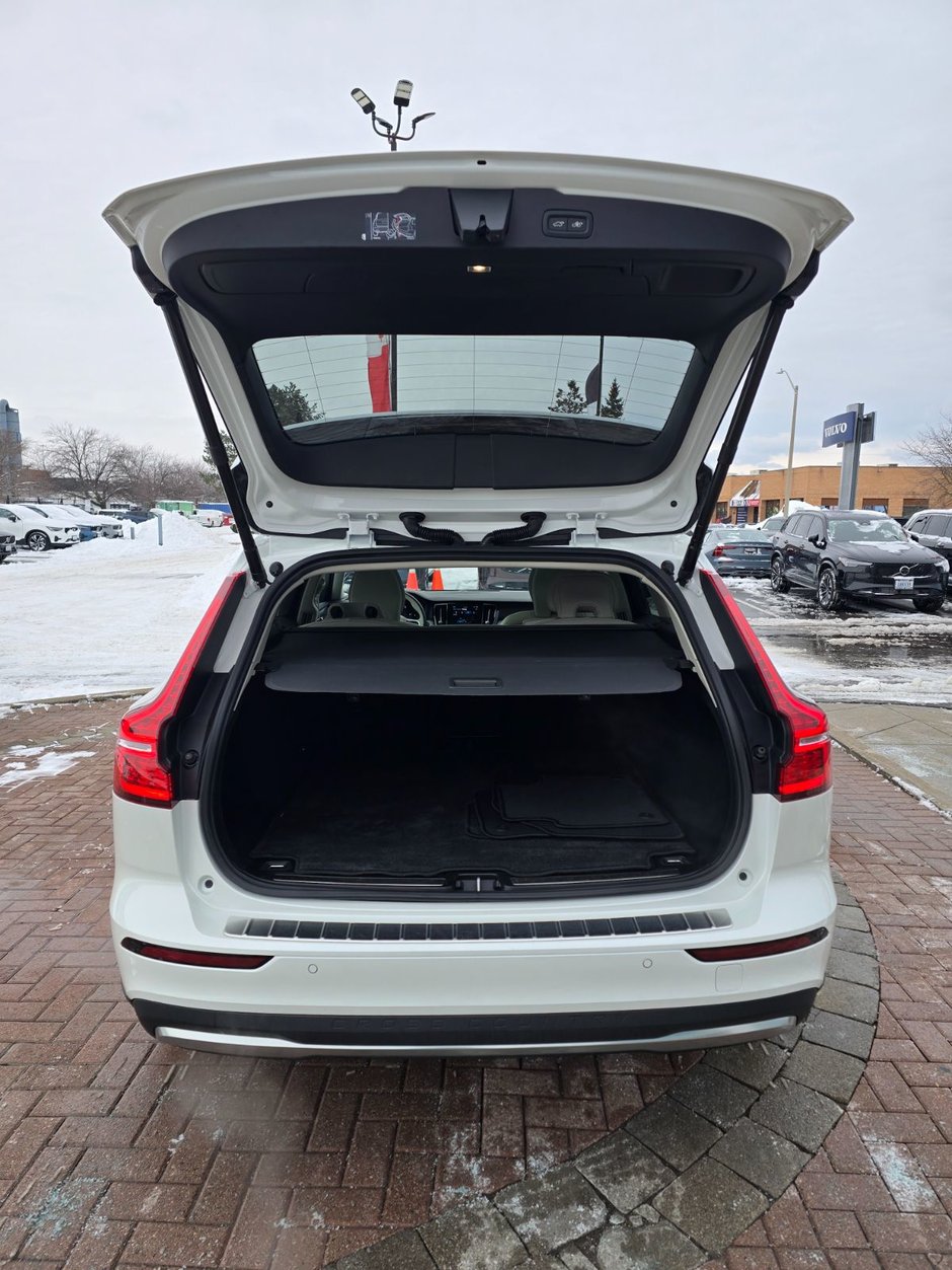 2025 Volvo V60 CROSS COUNTRY PLUS-15