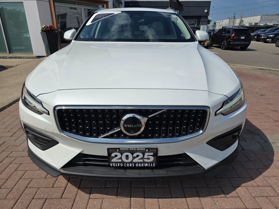 2025 Volvo V60 CROSS COUNTRY PLUS-3