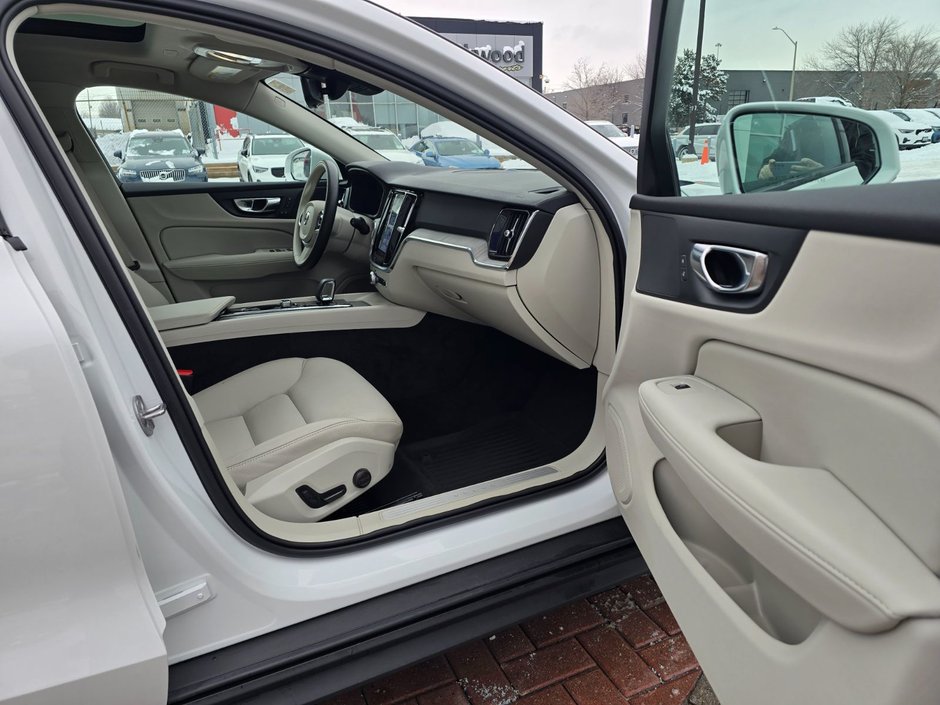 2025 Volvo V60 CROSS COUNTRY PLUS-21