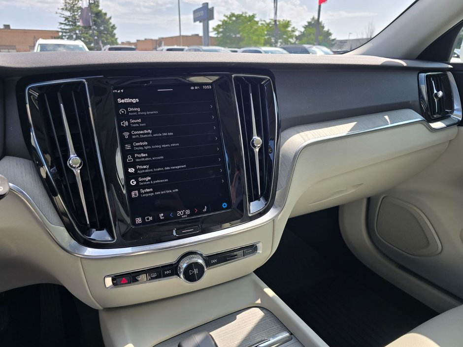 2025 Volvo V60 CROSS COUNTRY PLUS-25