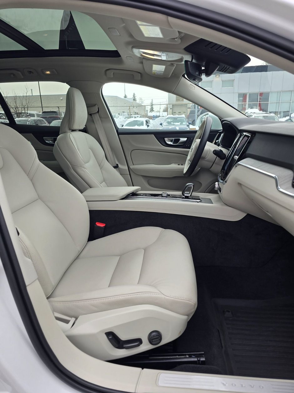 2025 Volvo V60 CROSS COUNTRY PLUS-22