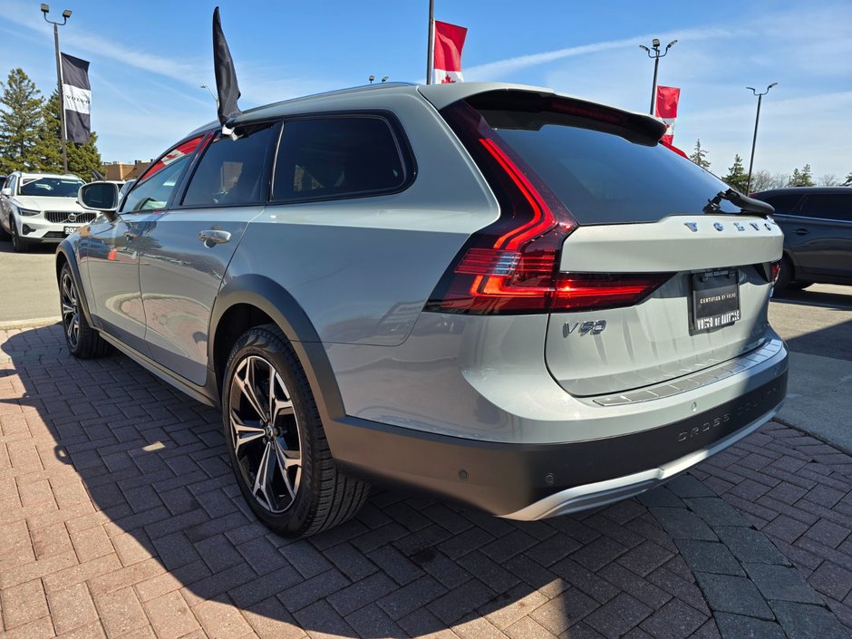 2024 Volvo V90 Cross Country PLUS-11