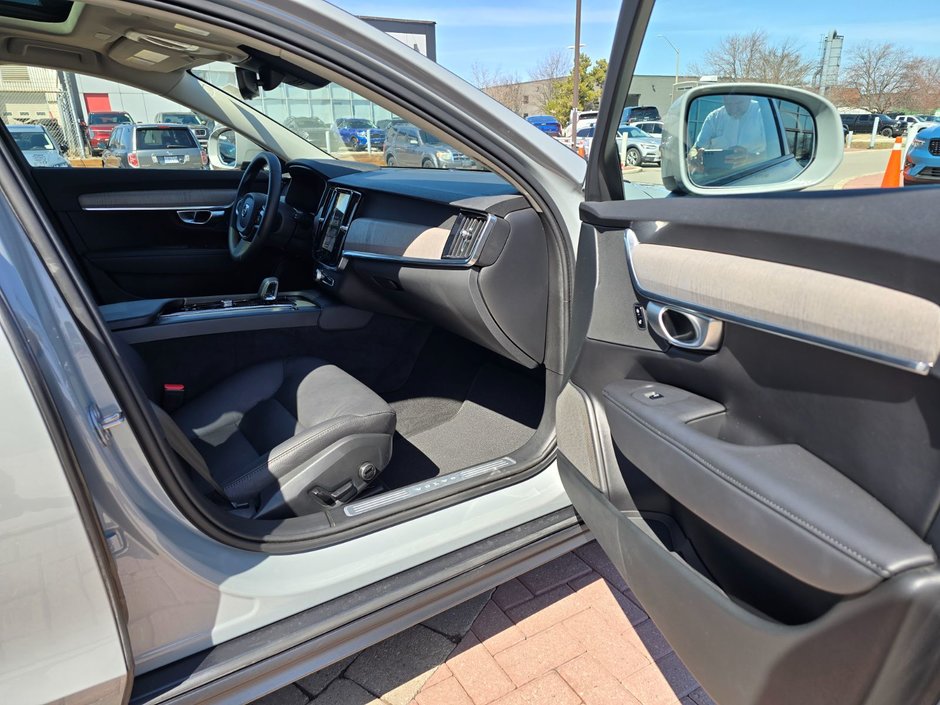 2024 Volvo V90 Cross Country PLUS-22