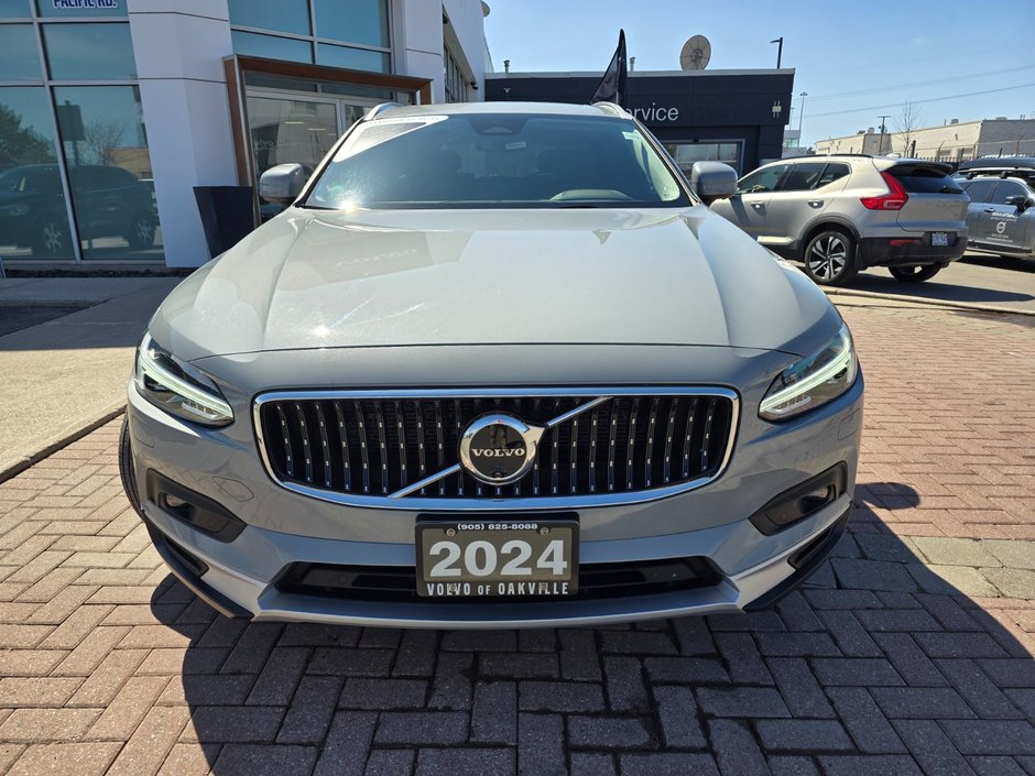 2024 Volvo V90 Cross Country PLUS-3