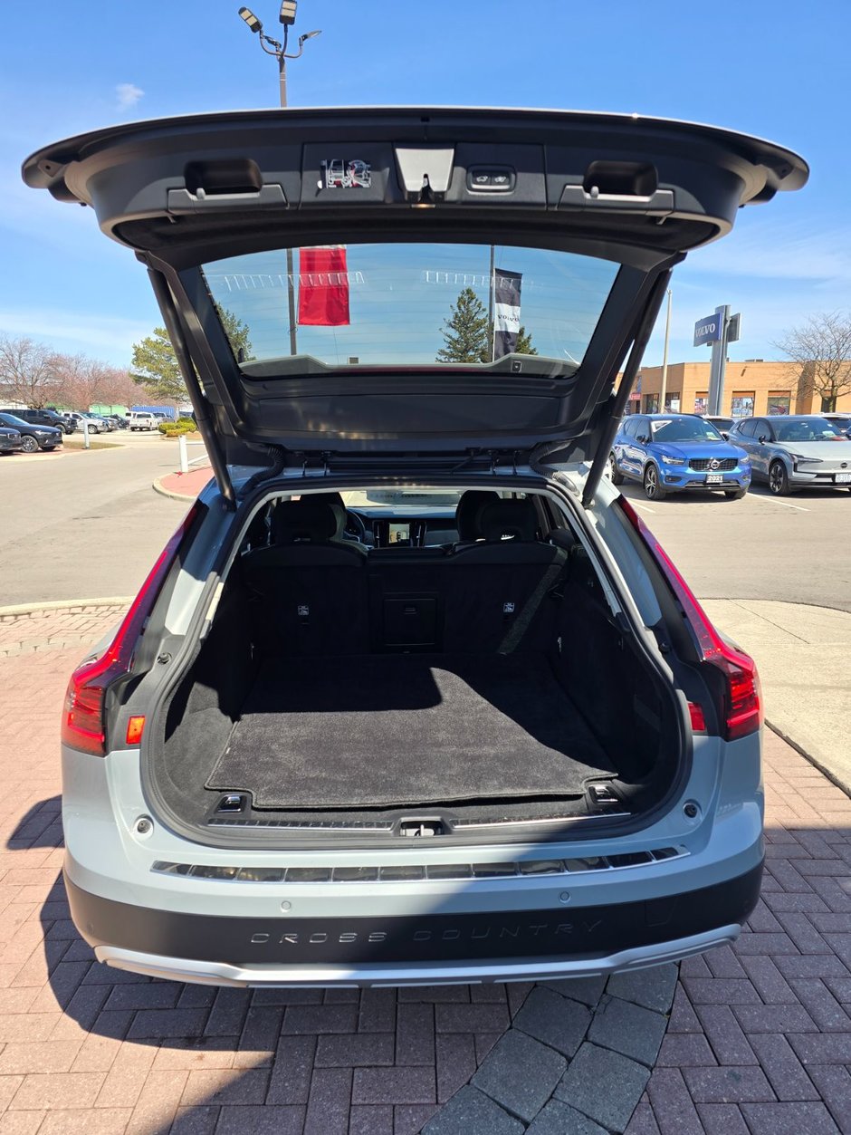 2024 Volvo V90 Cross Country PLUS-15