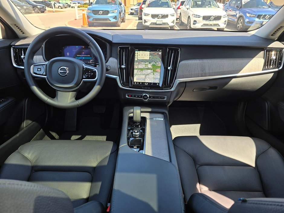 2024 Volvo V90 Cross Country PLUS-4