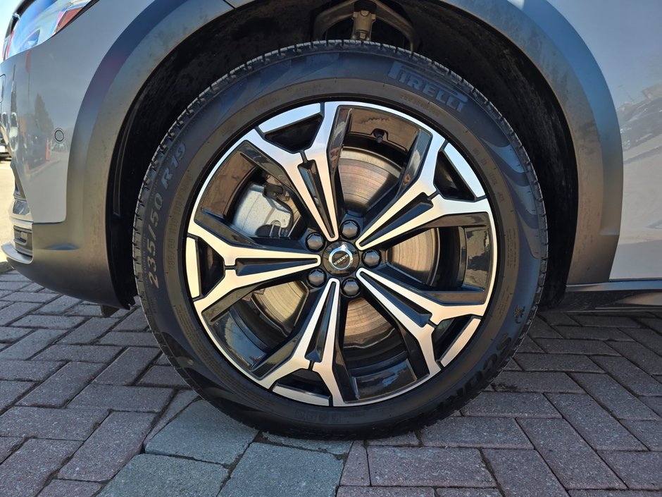 2024 Volvo V90 Cross Country PLUS-7