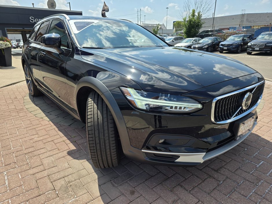 2025 Volvo V90 Cross Country ULTRA-5