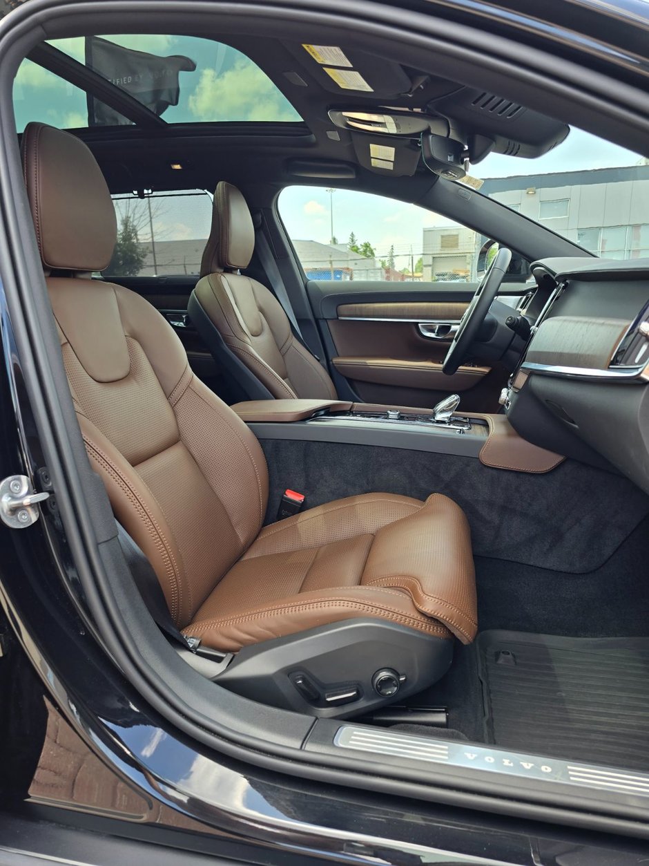 2025 Volvo V90 Cross Country ULTRA-27