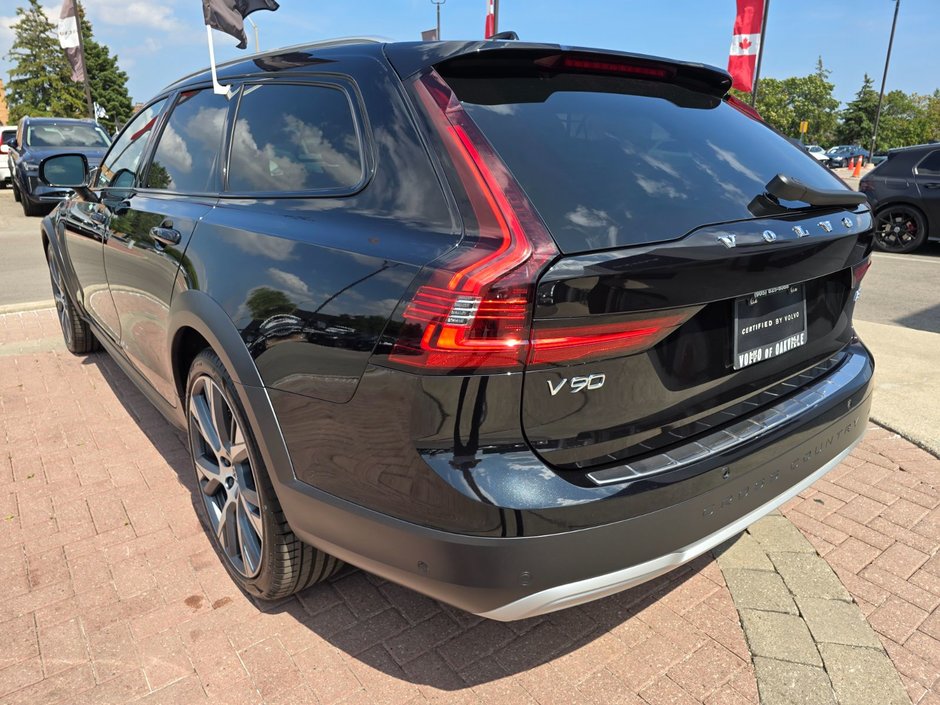 2025 Volvo V90 Cross Country ULTRA-11