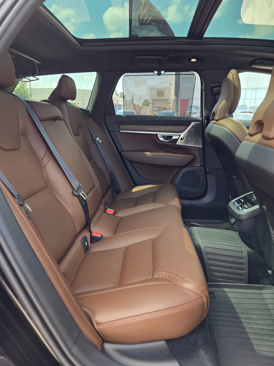 2025 Volvo V90 Cross Country ULTRA-23