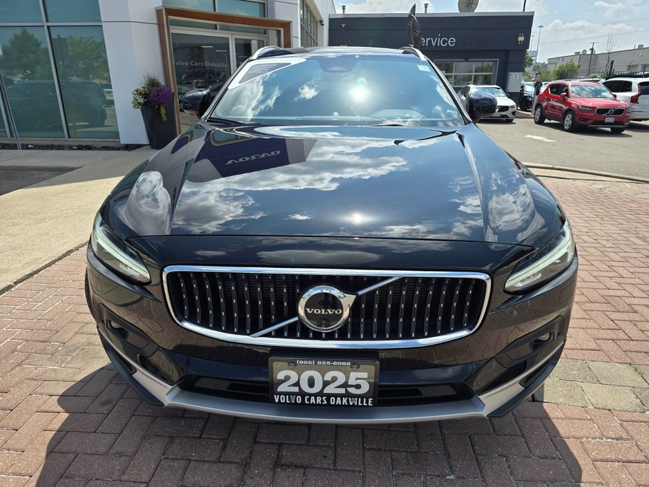 2025 Volvo V90 Cross Country ULTRA-3