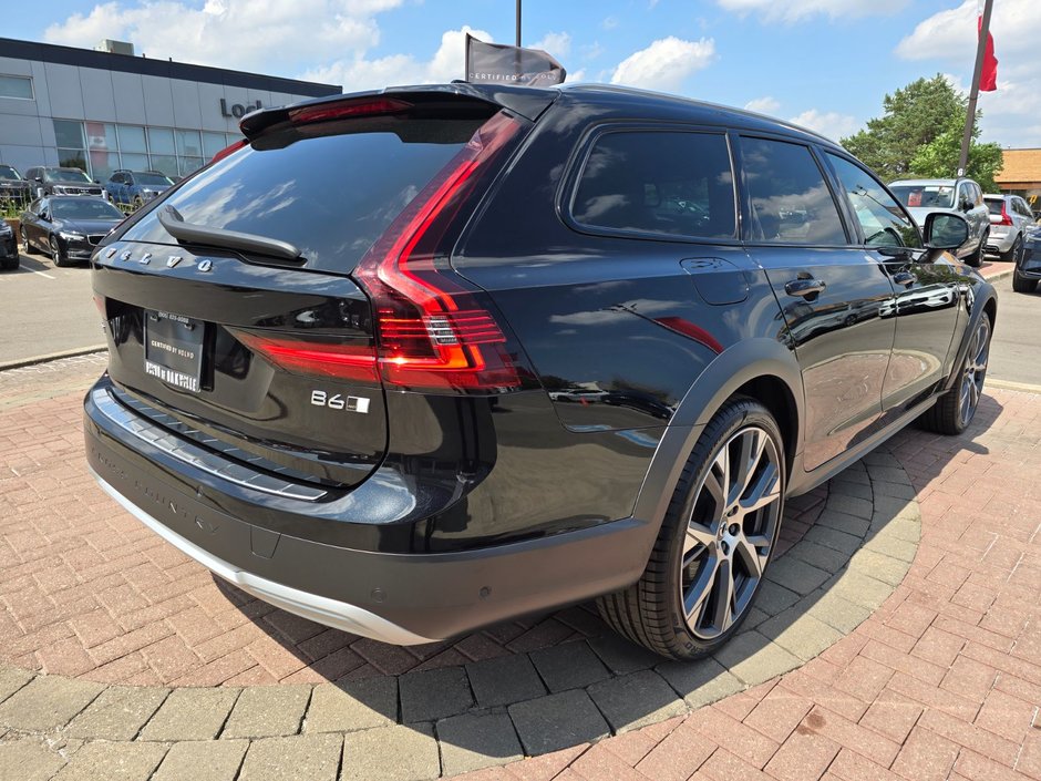 2025 Volvo V90 Cross Country ULTRA-14