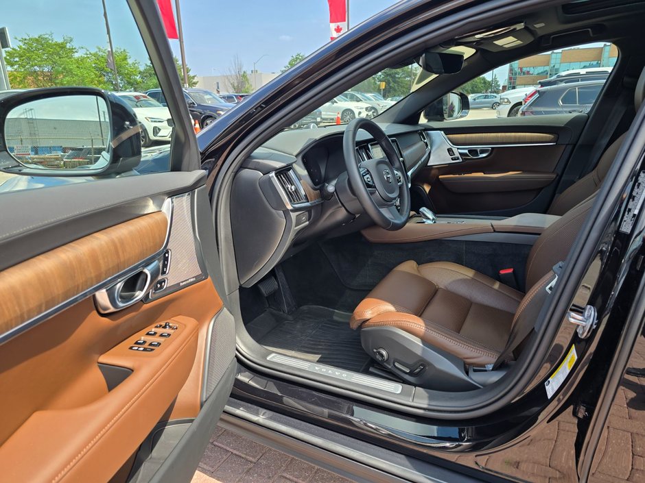 2025 Volvo V90 Cross Country ULTRA-12