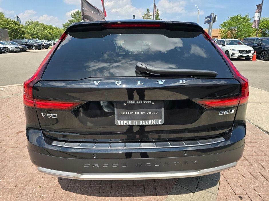 2025 Volvo V90 Cross Country ULTRA-13