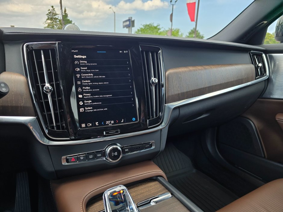 2025 Volvo V90 Cross Country ULTRA-31