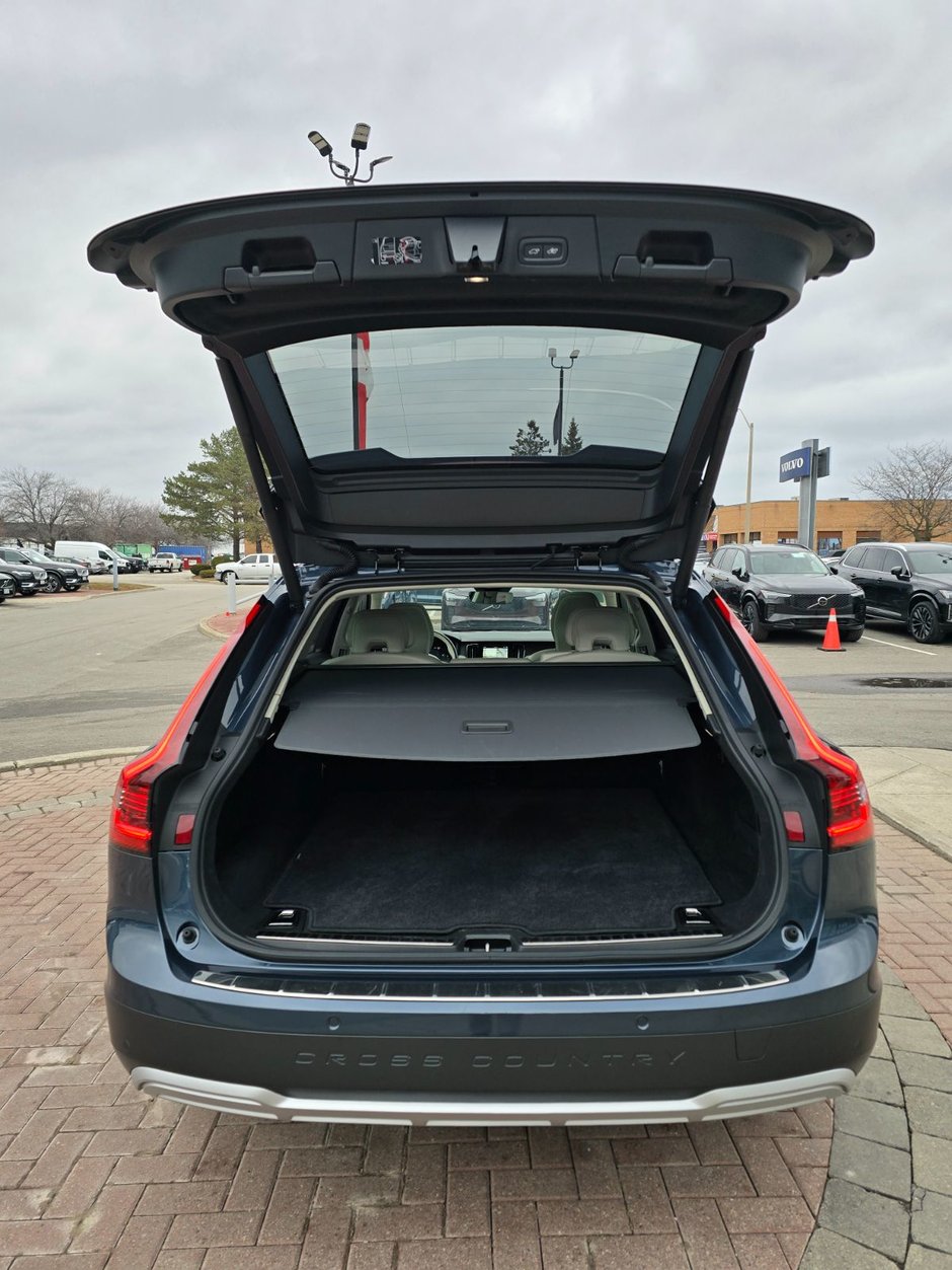 2025 Volvo V90 CROSS COUNTRY PLUS-15