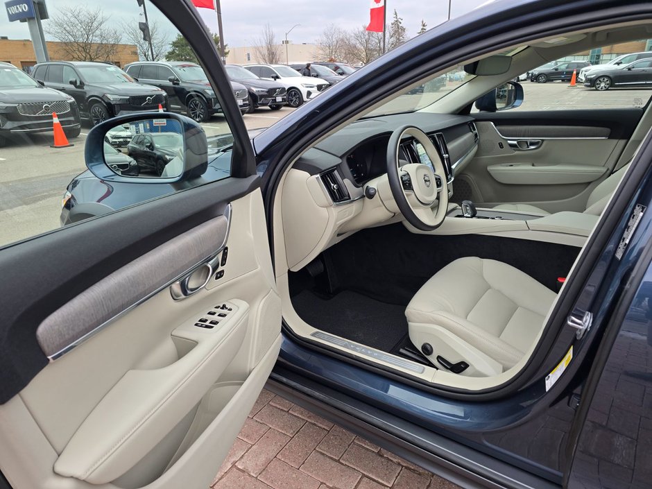 2025 Volvo V90 CROSS COUNTRY PLUS-12