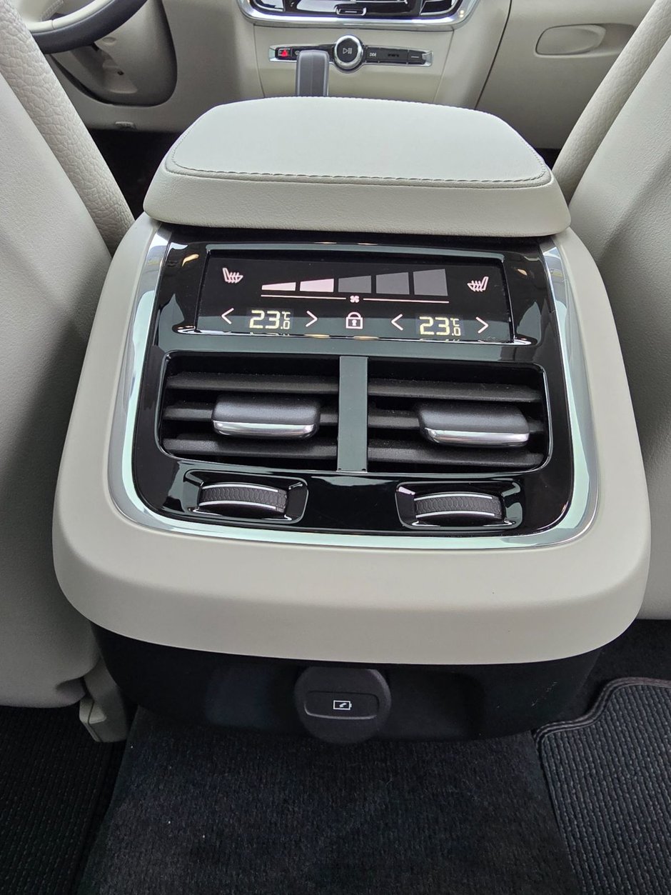 2025 Volvo V90 CROSS COUNTRY PLUS-20