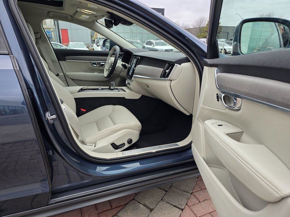 2025 Volvo V90 CROSS COUNTRY PLUS-22
