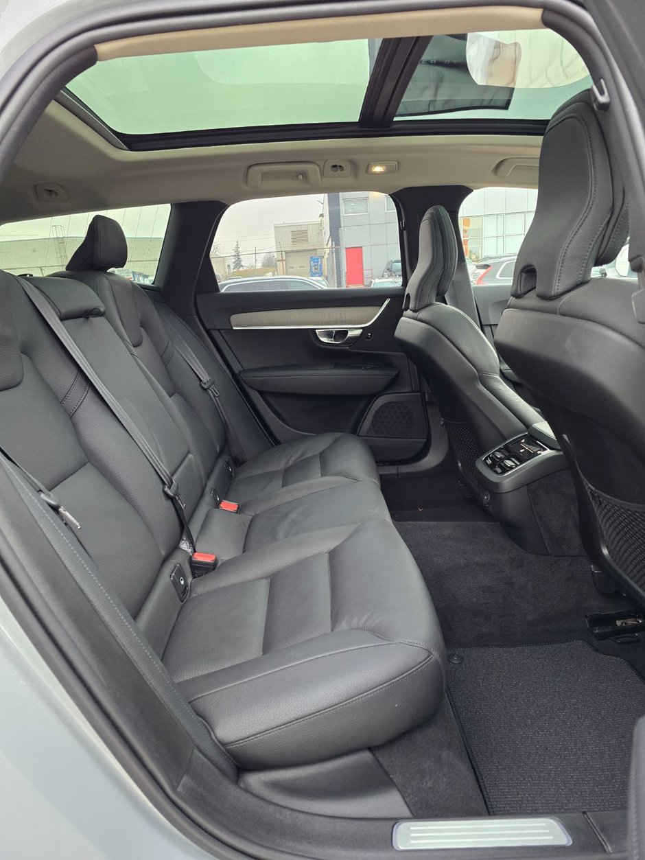 2025 Volvo V90 CROSS COUNTRY PLUS-19