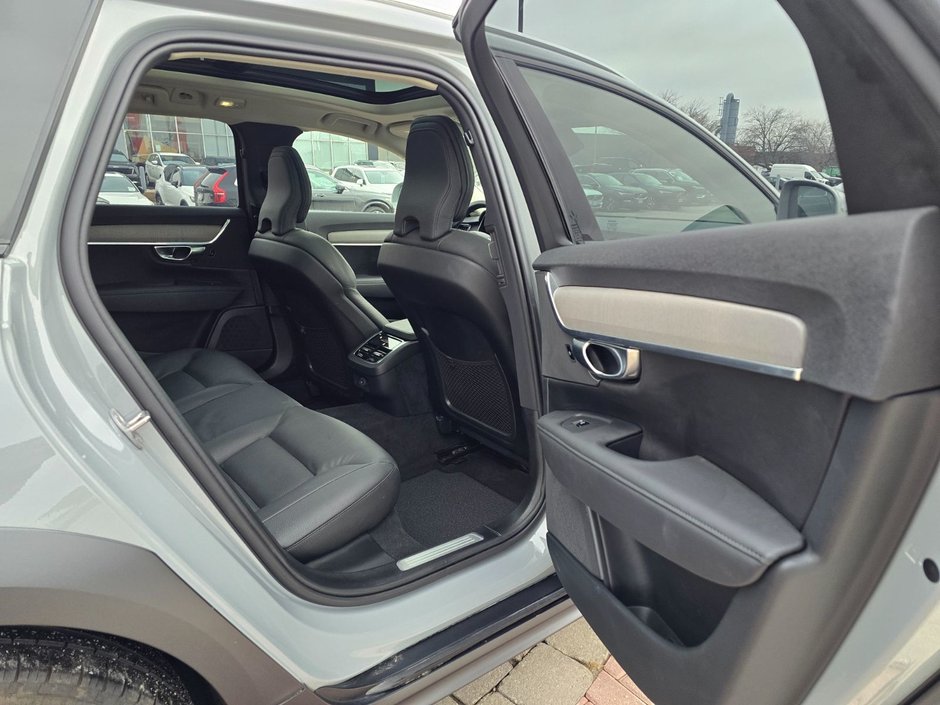 2025 Volvo V90 CROSS COUNTRY PLUS-18