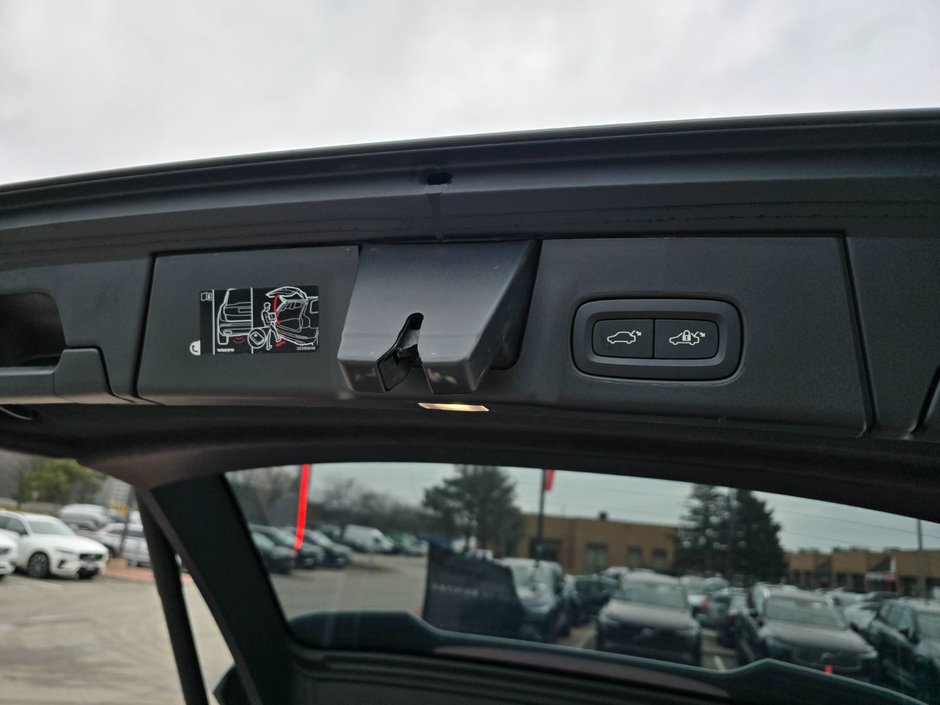 2025 Volvo V90 CROSS COUNTRY PLUS-16