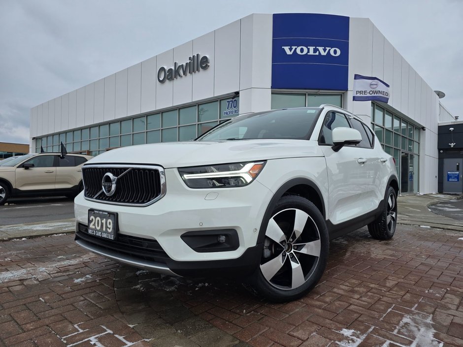 2019 Volvo XC40 MOMENTUM-0