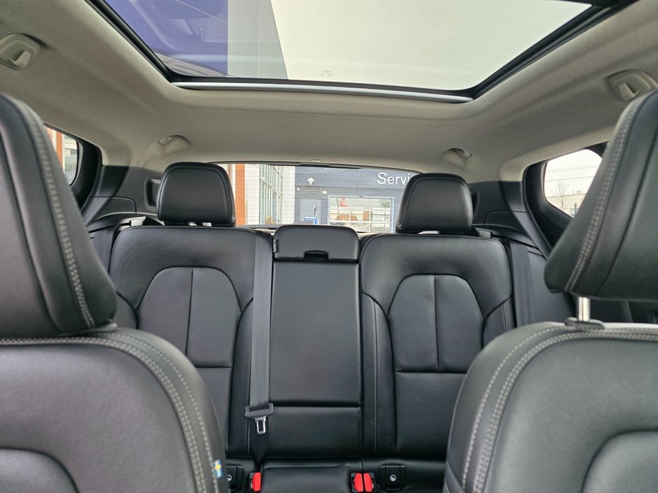 2020 Volvo XC40 MOMENTUM-8