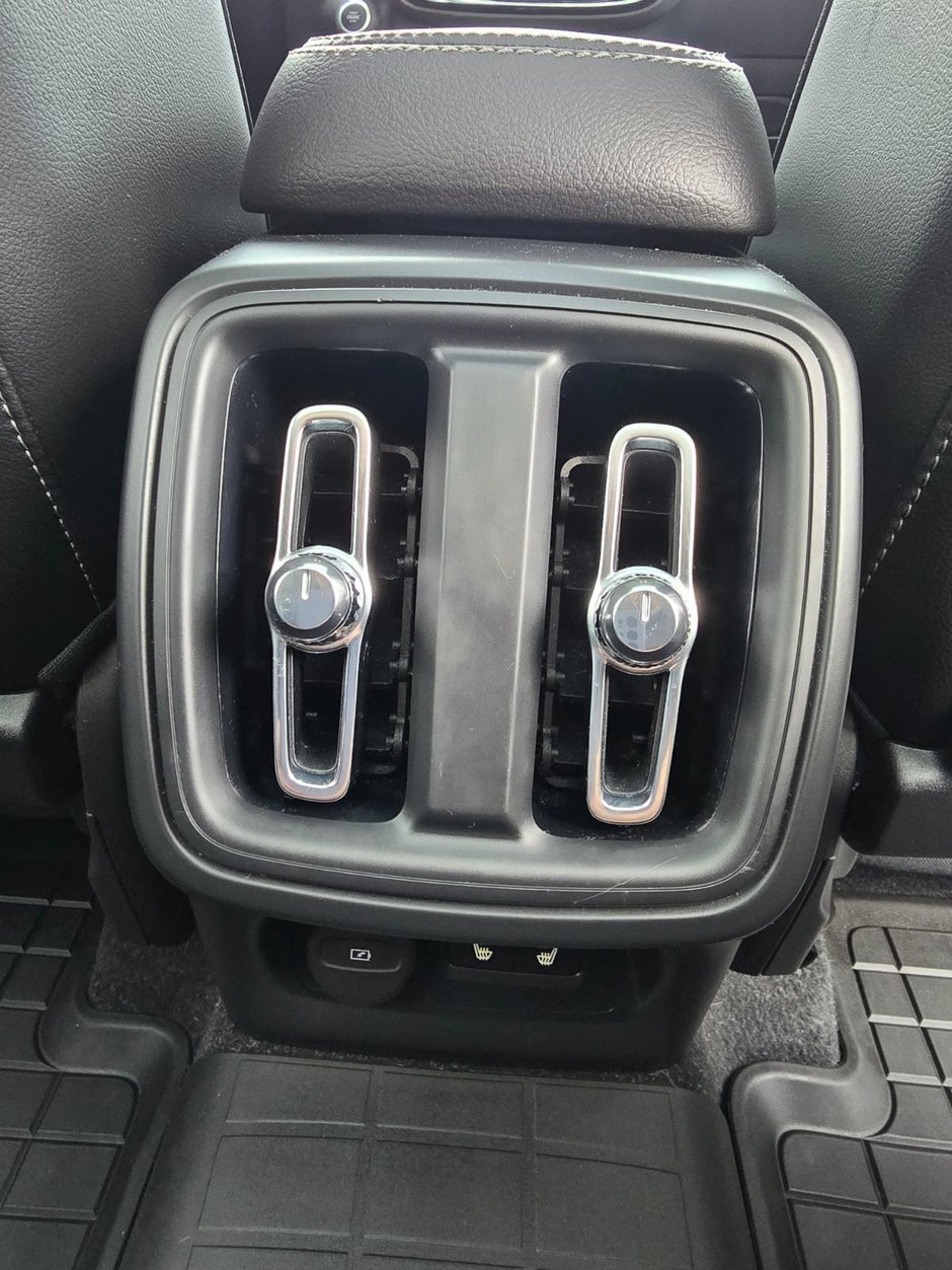 2020 Volvo XC40 MOMENTUM-20