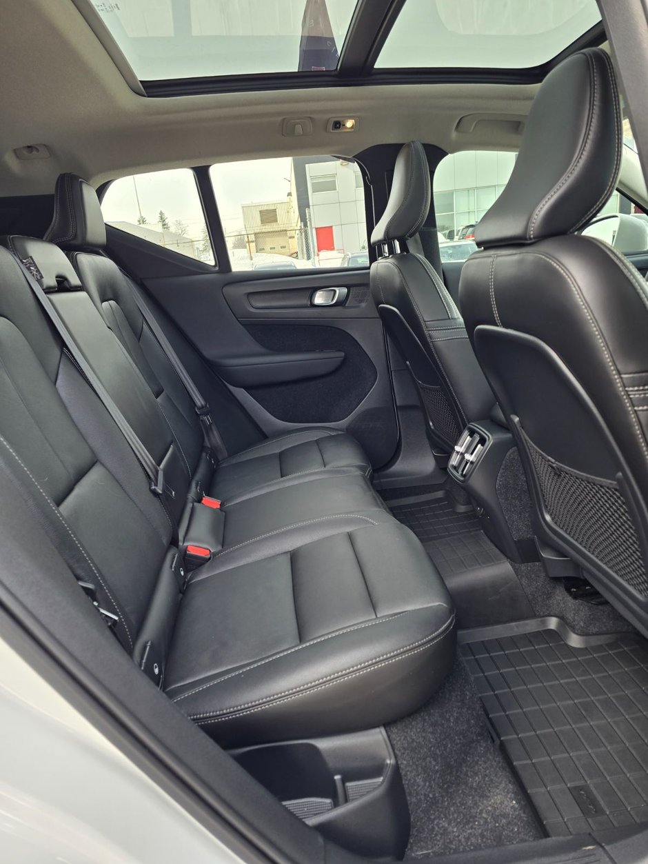 2020 Volvo XC40 MOMENTUM-19