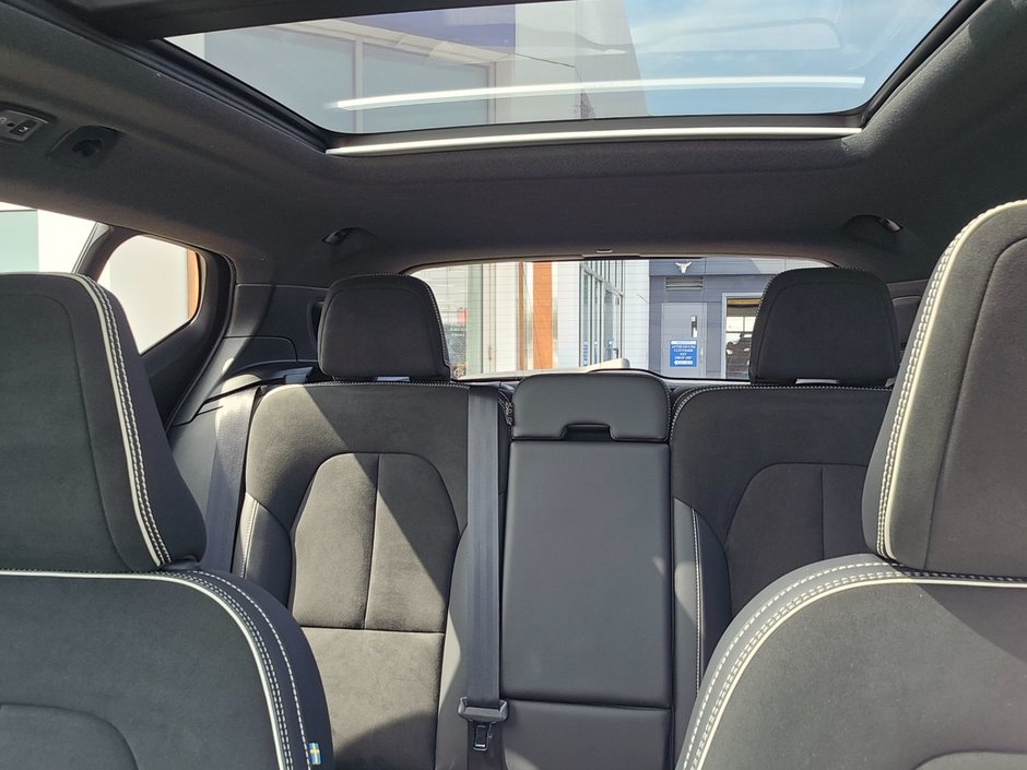 2021 Volvo XC40 R-DESIGN-8