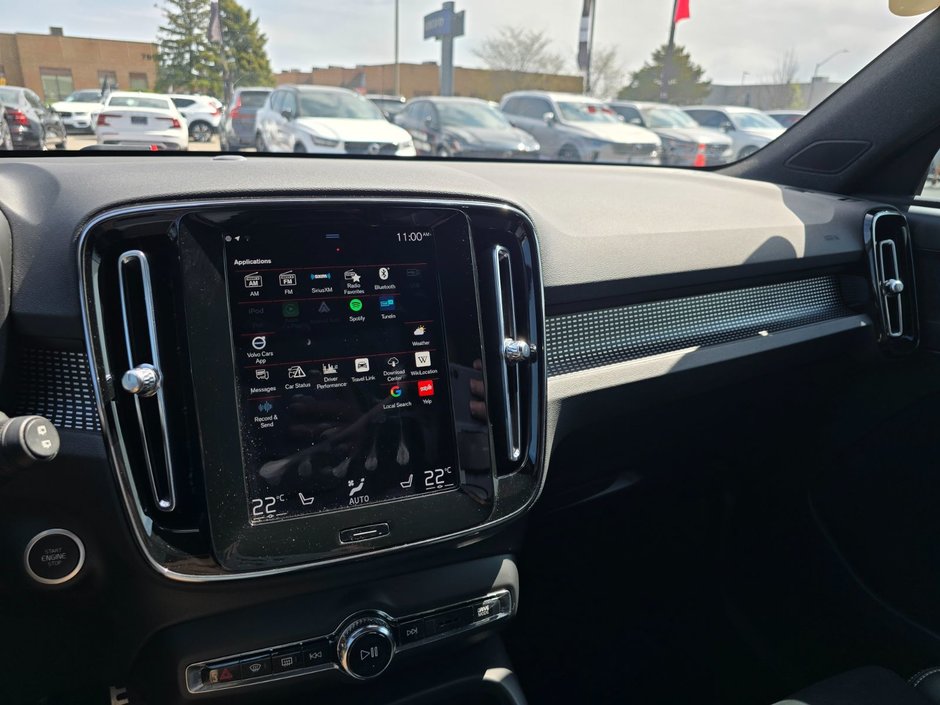 2021 Volvo XC40 R-DESIGN-27