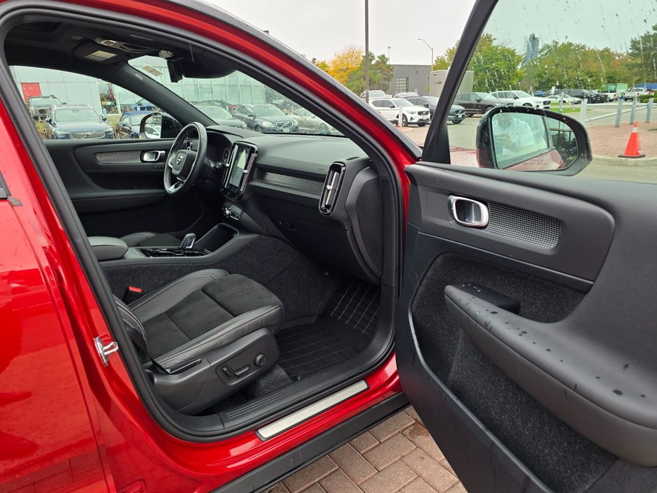 2021 Volvo XC40 R-DESIGN-22