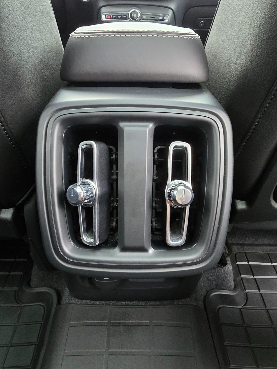 2021 Volvo XC40 R-DESIGN-20
