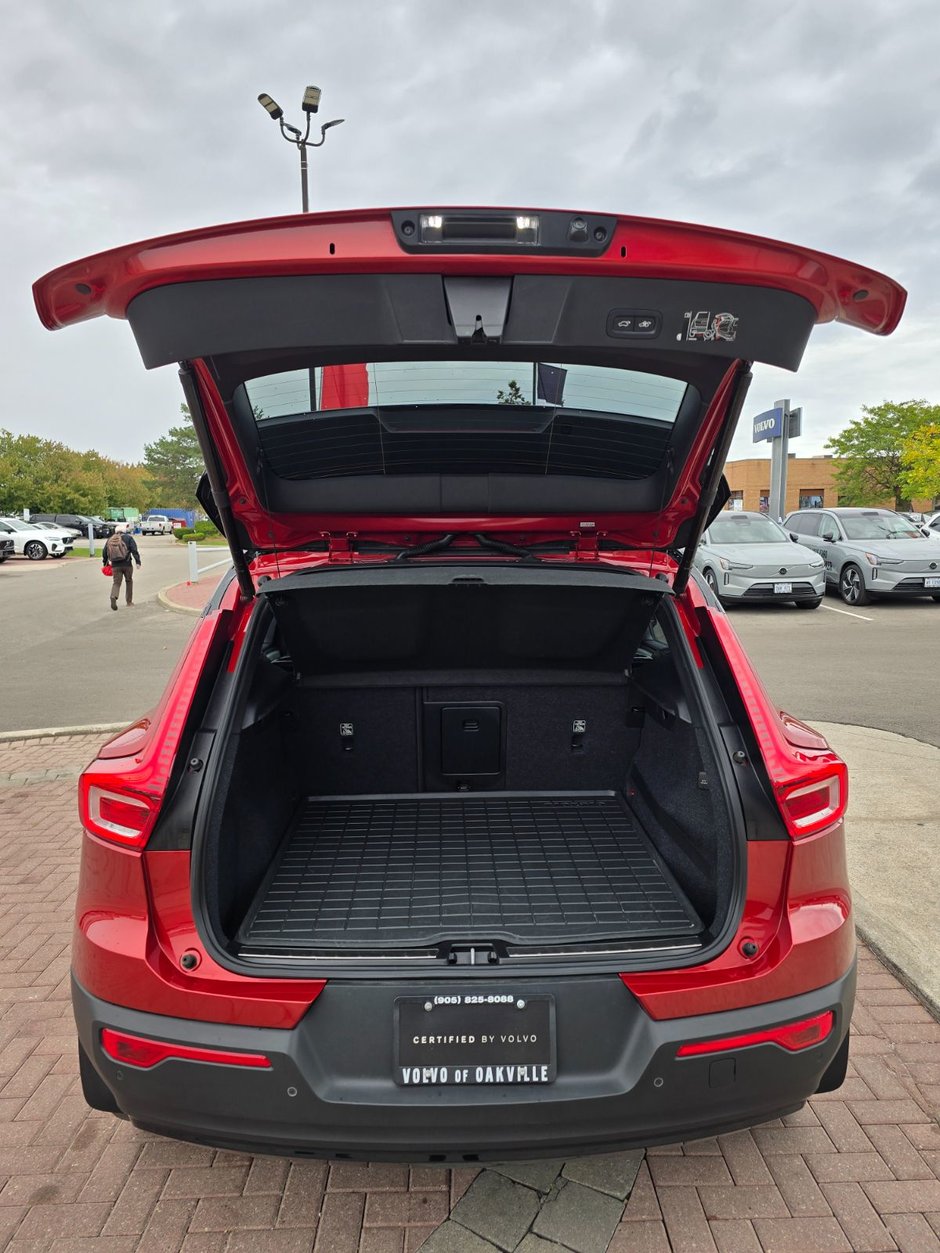 2021 Volvo XC40 R-DESIGN-15