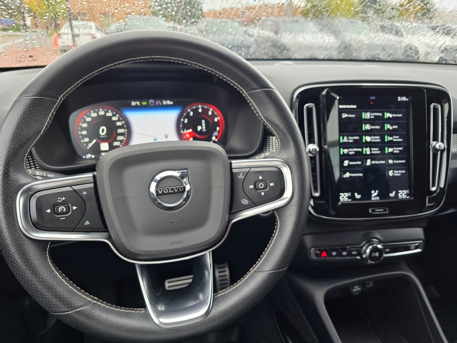 2021 Volvo XC40 R-DESIGN-26