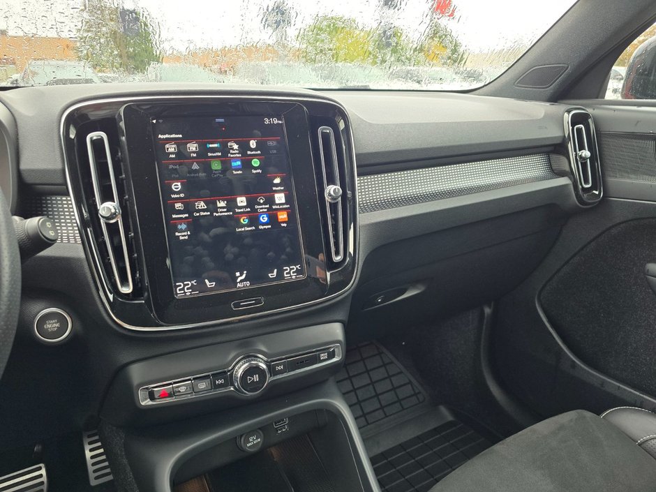 2021 Volvo XC40 R-DESIGN-27