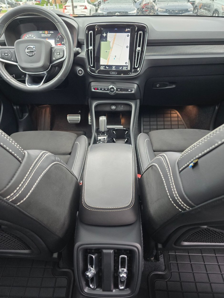 2021 Volvo XC40 R-DESIGN-21