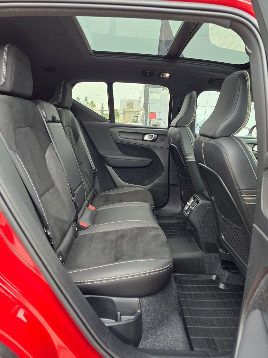 2021 Volvo XC40 R-DESIGN-19