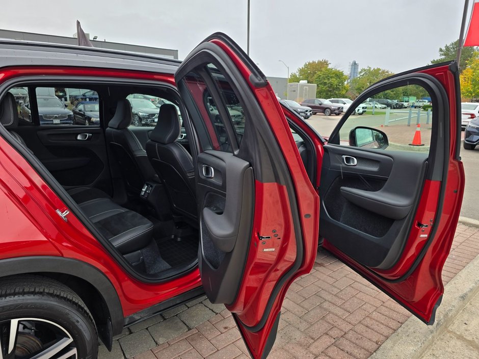 2021 Volvo XC40 R-DESIGN-10